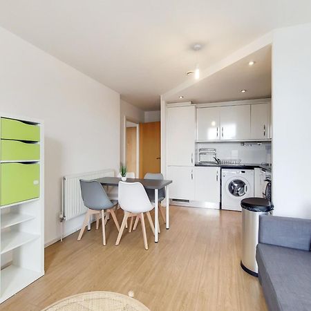 Fully Serviced Two Bed Apartment By Excel & O2 伦敦 外观 照片
