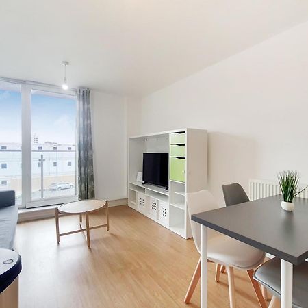 Fully Serviced Two Bed Apartment By Excel & O2 伦敦 外观 照片